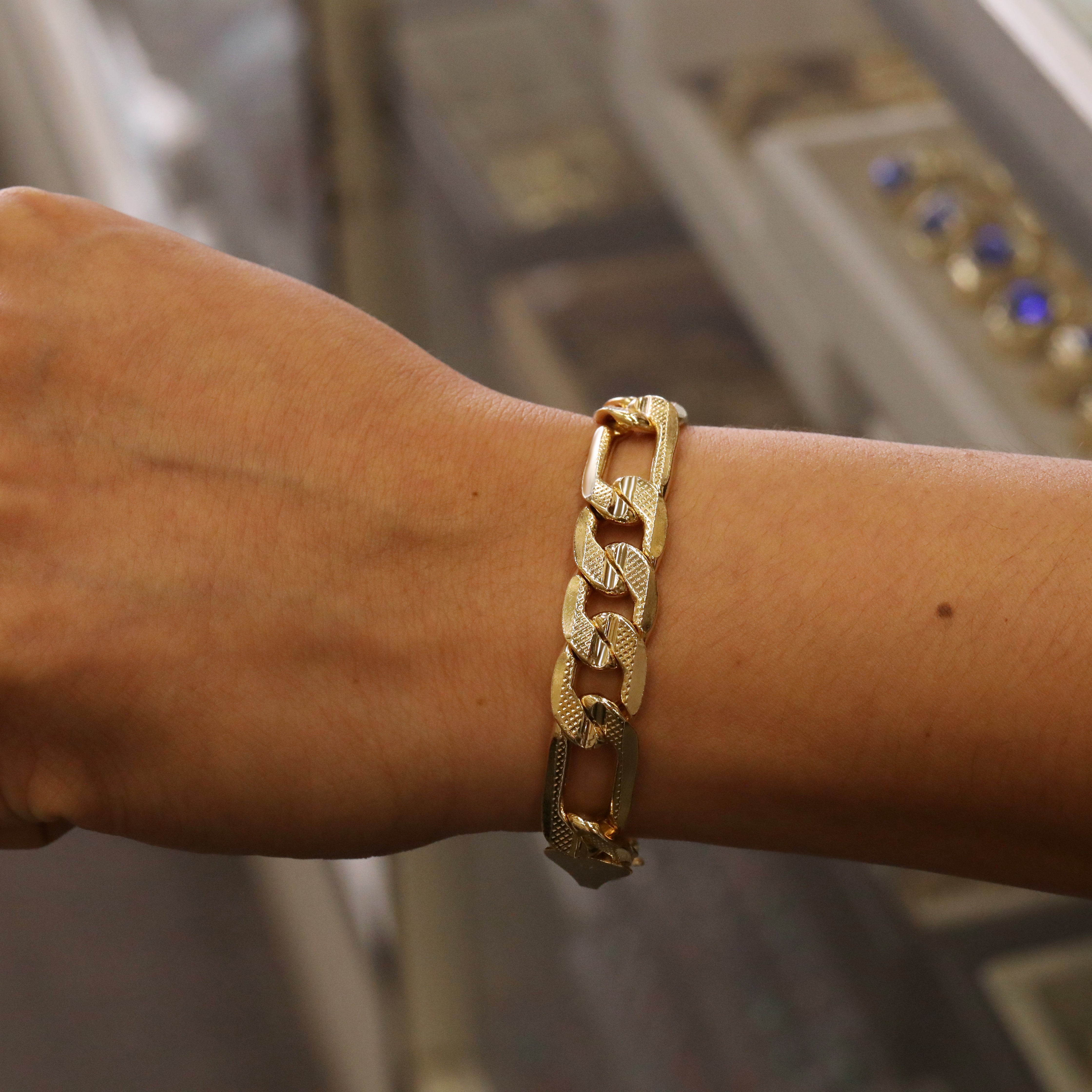 FROSTED 12MM/9"INCHES 14K GOLD FINISH FIGARO LINK BRACELET