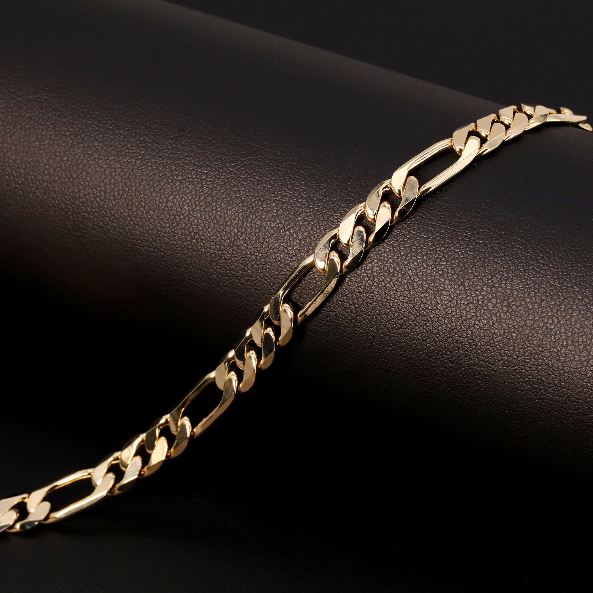 7MM / 8” Figaro Bracelet – Medium Fit-Bold, clean, and timeless