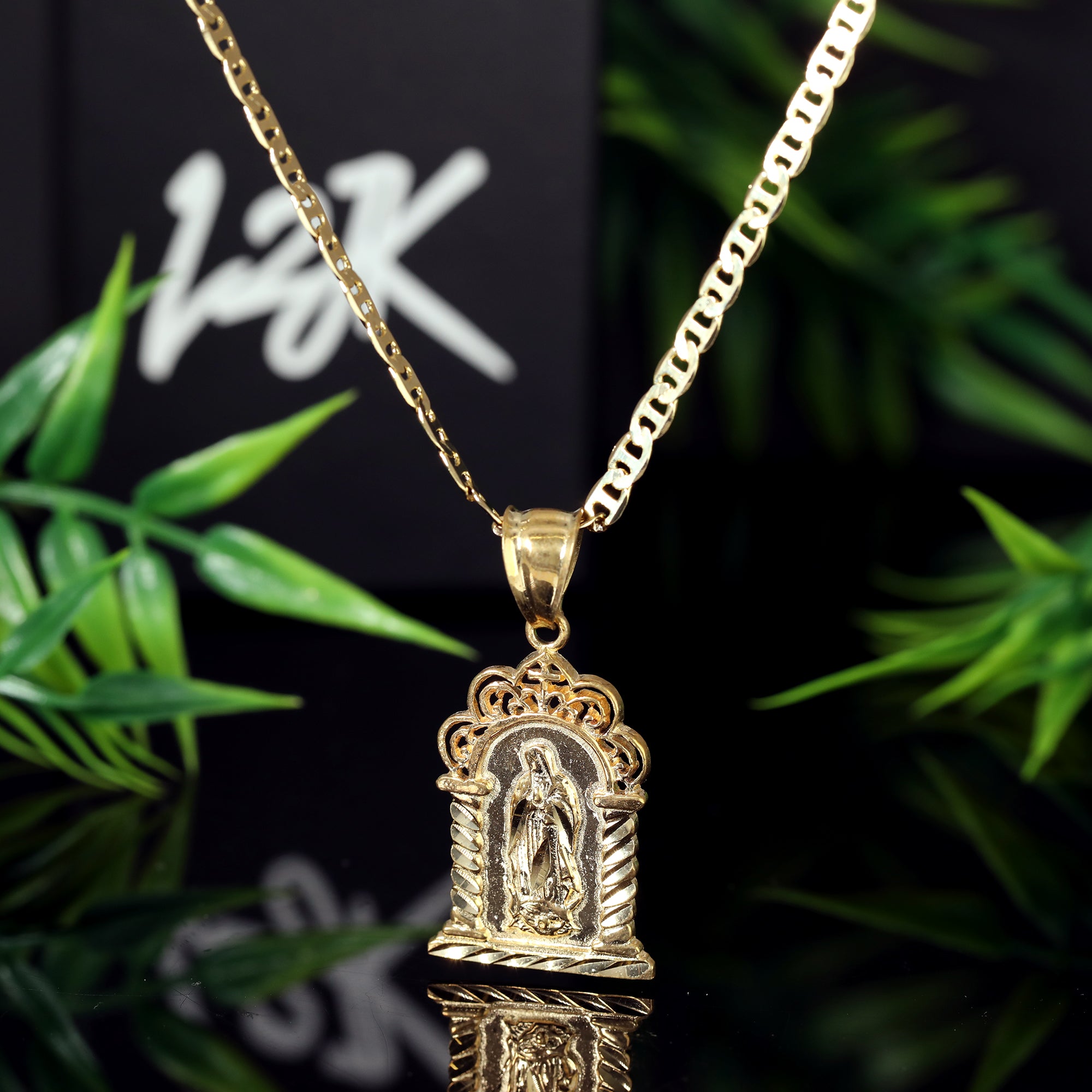 Virgin Garden Pendant Mariner Chain 20" Gold Plated