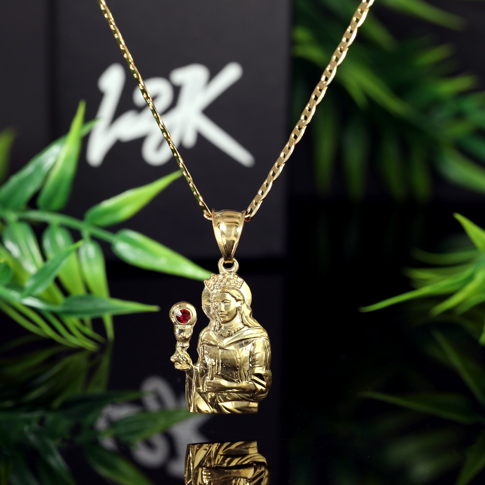 Santa Barbara Pendant Red Stone Mariner Chain 20" Gold Plated