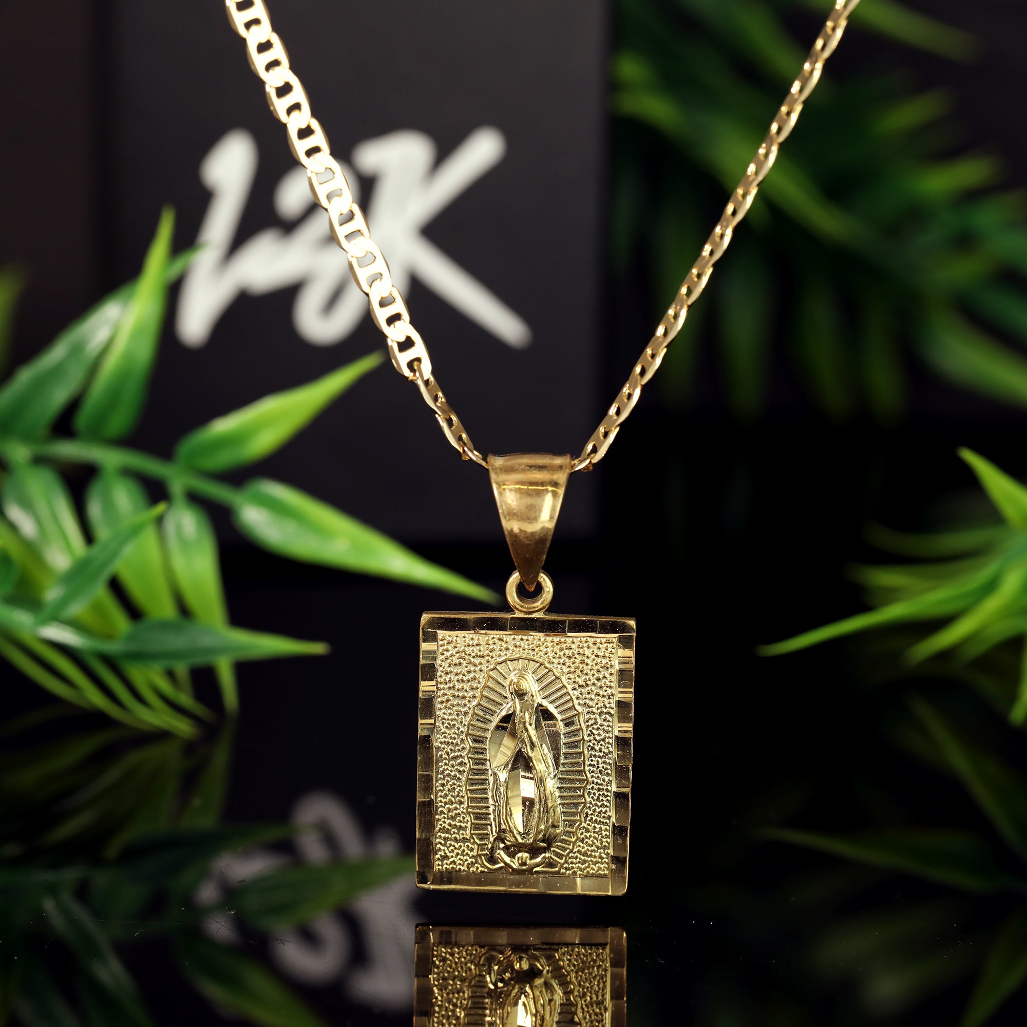 Square Virgin Pendant Mariner Chain 20" Gold Plated 001