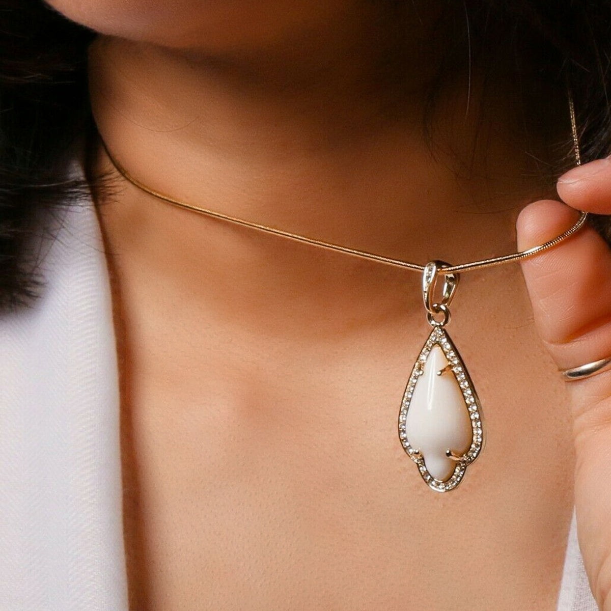 White Women's Pendants 14K Gold Plated Lab Diamond Mounted Curved Tear Resin Jade High Fashion Jewelry Chain Pendant Necklaces