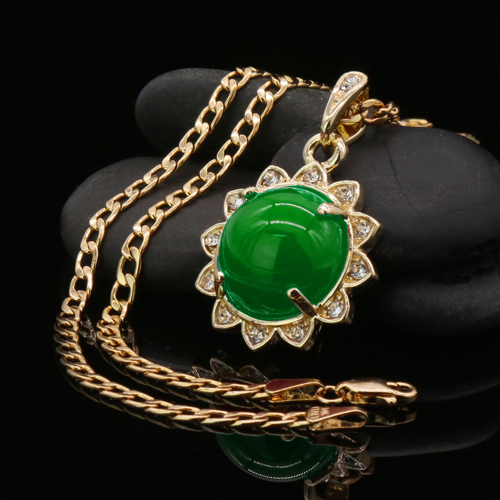 Green Round Women's Jade Chain Pendant Necklace