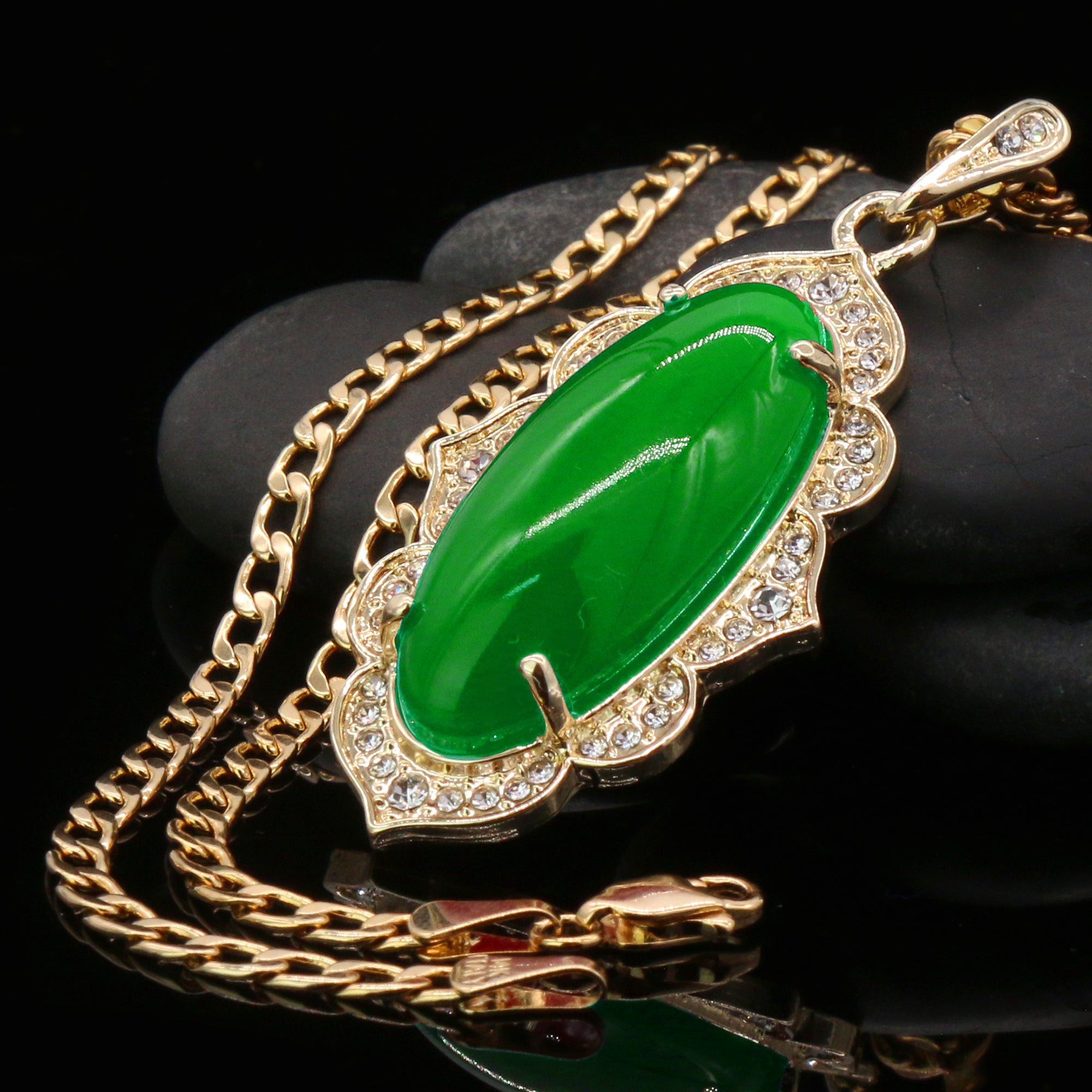 Green Oval Women's Jade Chain Pendant Necklace