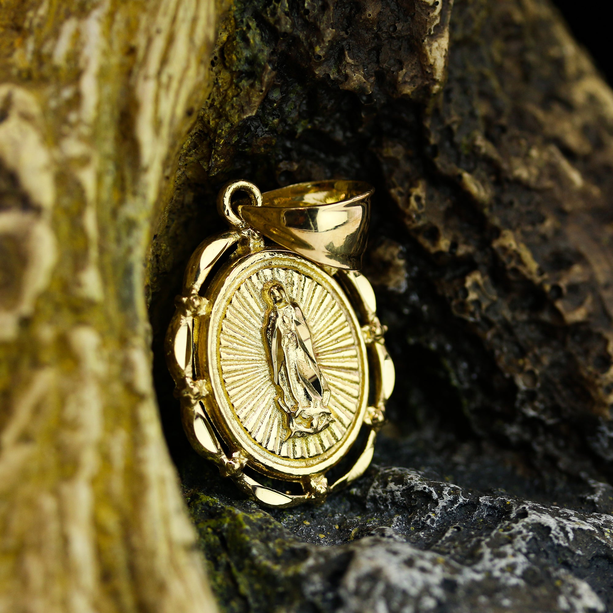 Oval Virgin Mary Edge Diamond Cut Pendant Cuban / Franco Choker Chain 14k Gold Plated