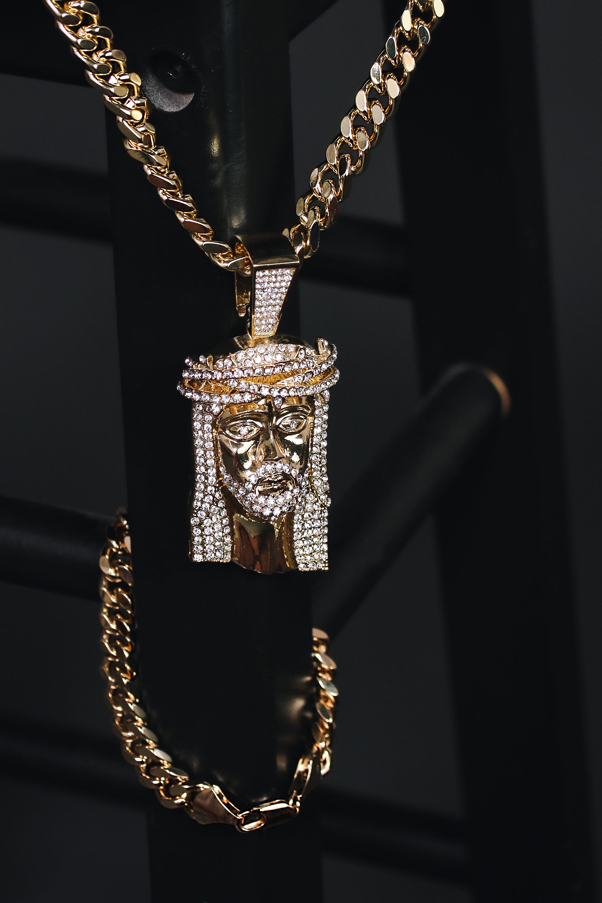Crown Jesus Face Pendant Set – 10mm Miami Cuban Chain & Bracelet (Gold)