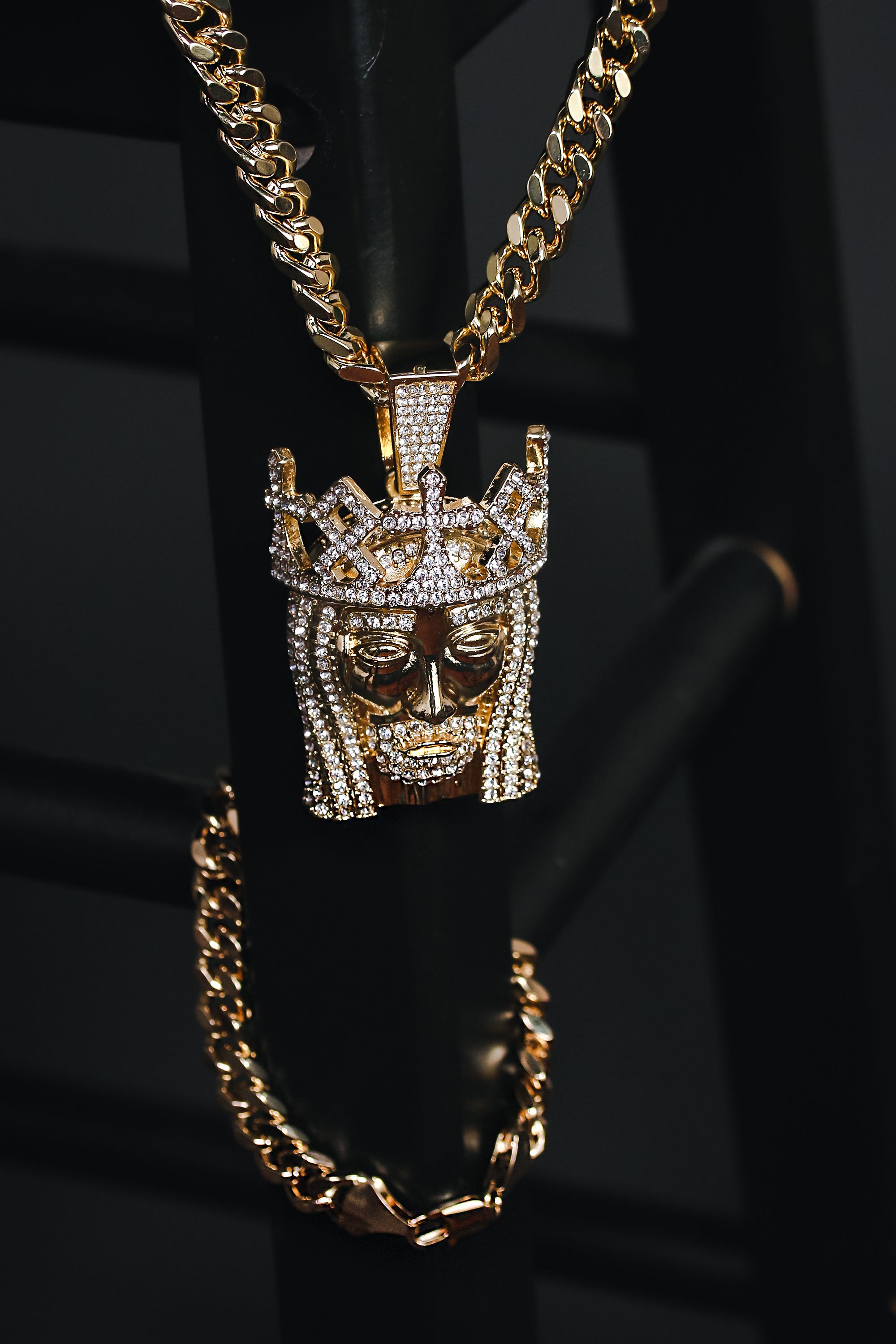 Gold Cross Jesus Pendant Necklace – 10mm Miami Cuban Link Chain (30")