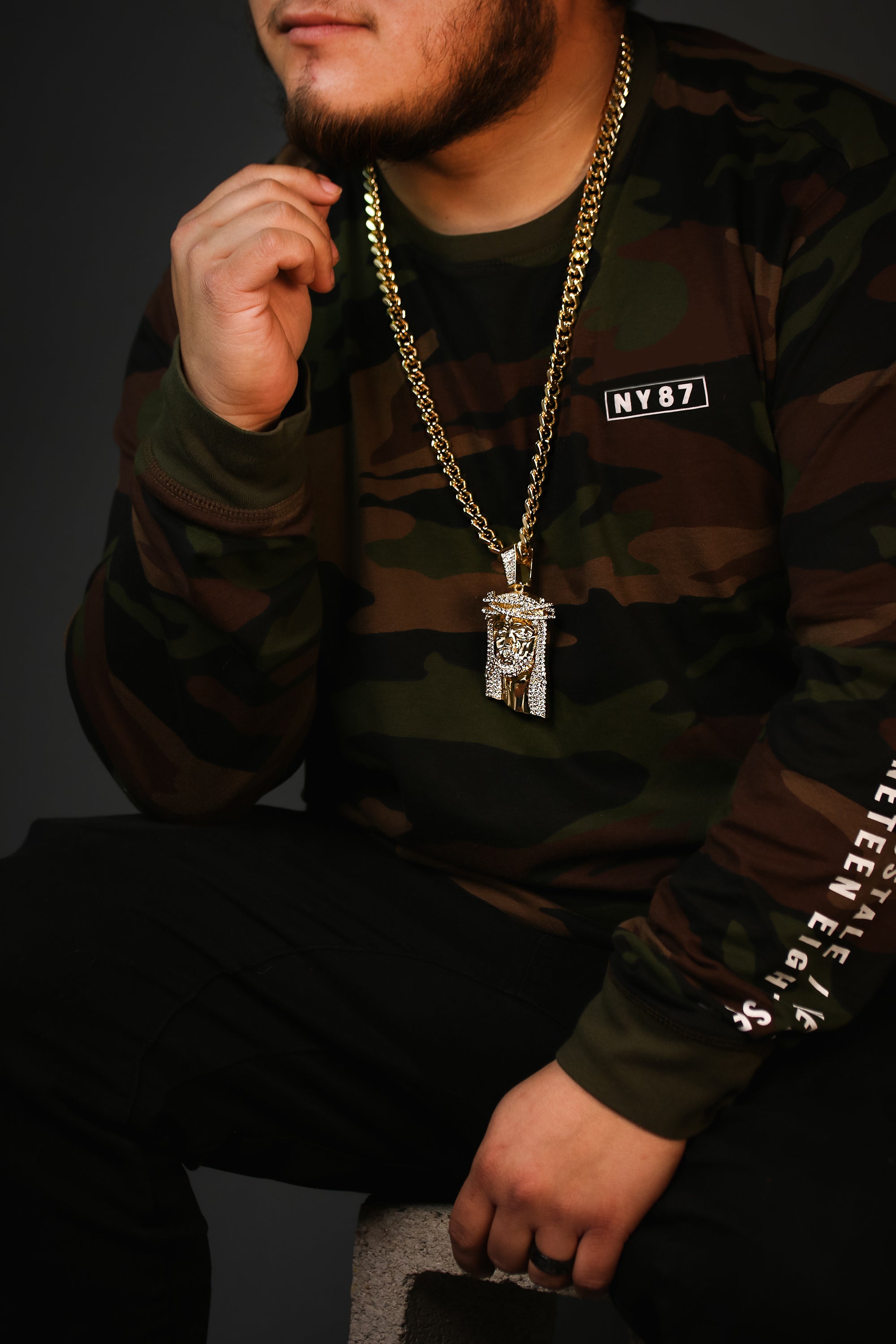 Thorn Crown Jesus Face Pendant with 30" Miami Cuban Link Chain – 10mm Gold-Plated Hip Hop Necklace