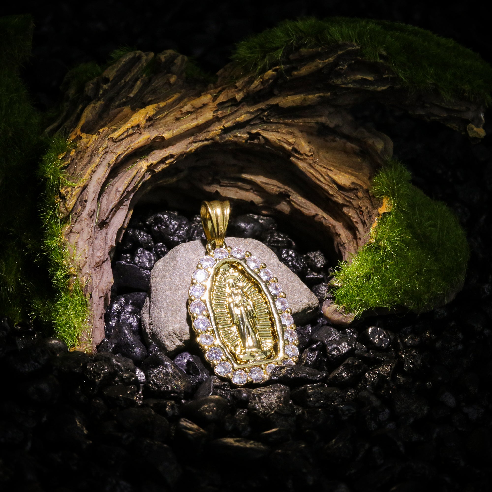 Icy Guadalupe Pendant 24" Cuban Chain Hip Hop Style 18k Gold Stainless Steel