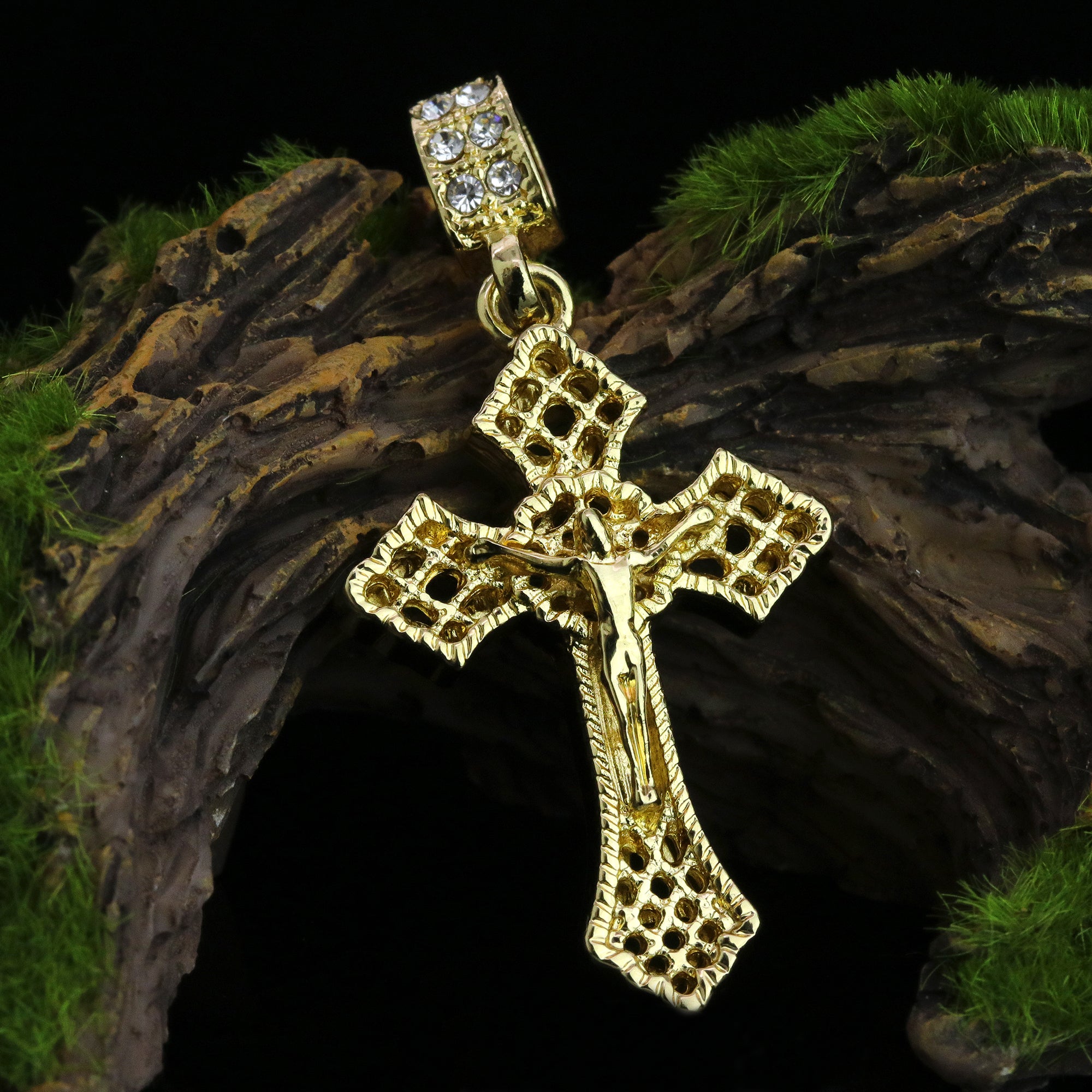 Sharp Plain Jesus Cross Pendant 24" Figaro Chain Hip Hop Style 18k Gold Plated
