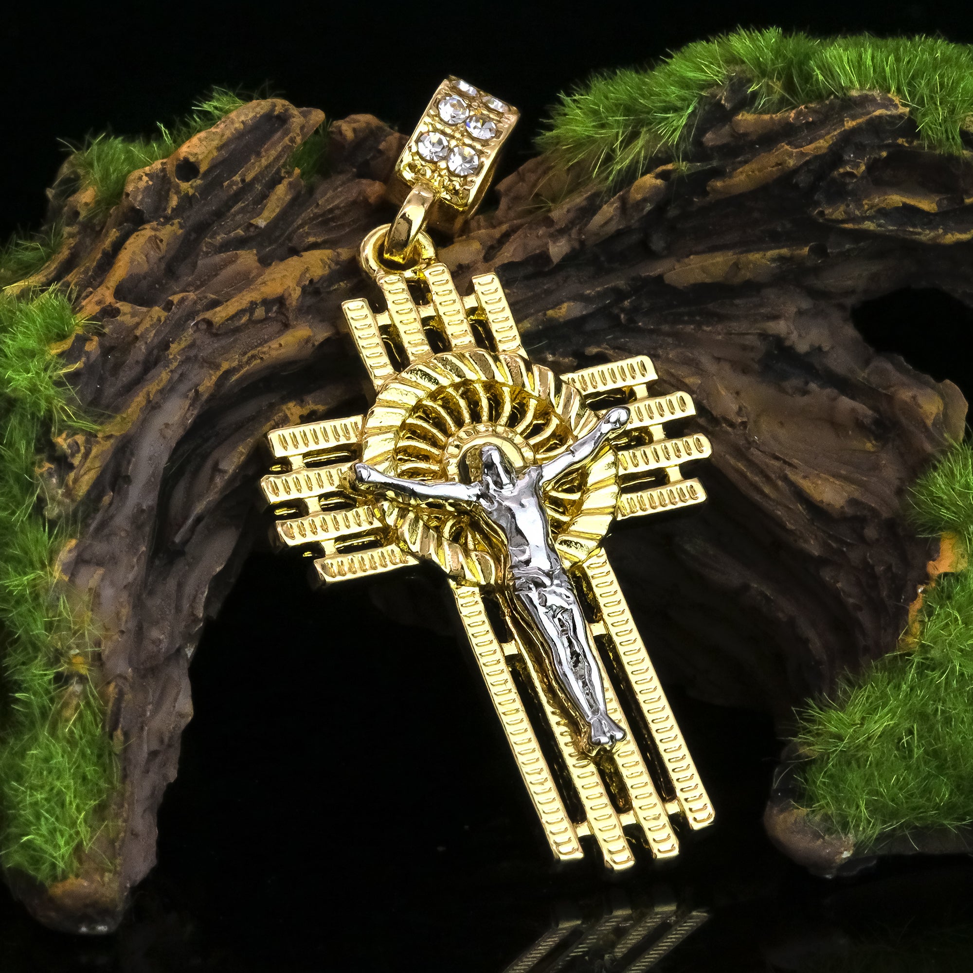 Halo Diamond Cut Jesus Cross Pendant 20" Figaro Chain Hip Hop Style 18k Gold Plated