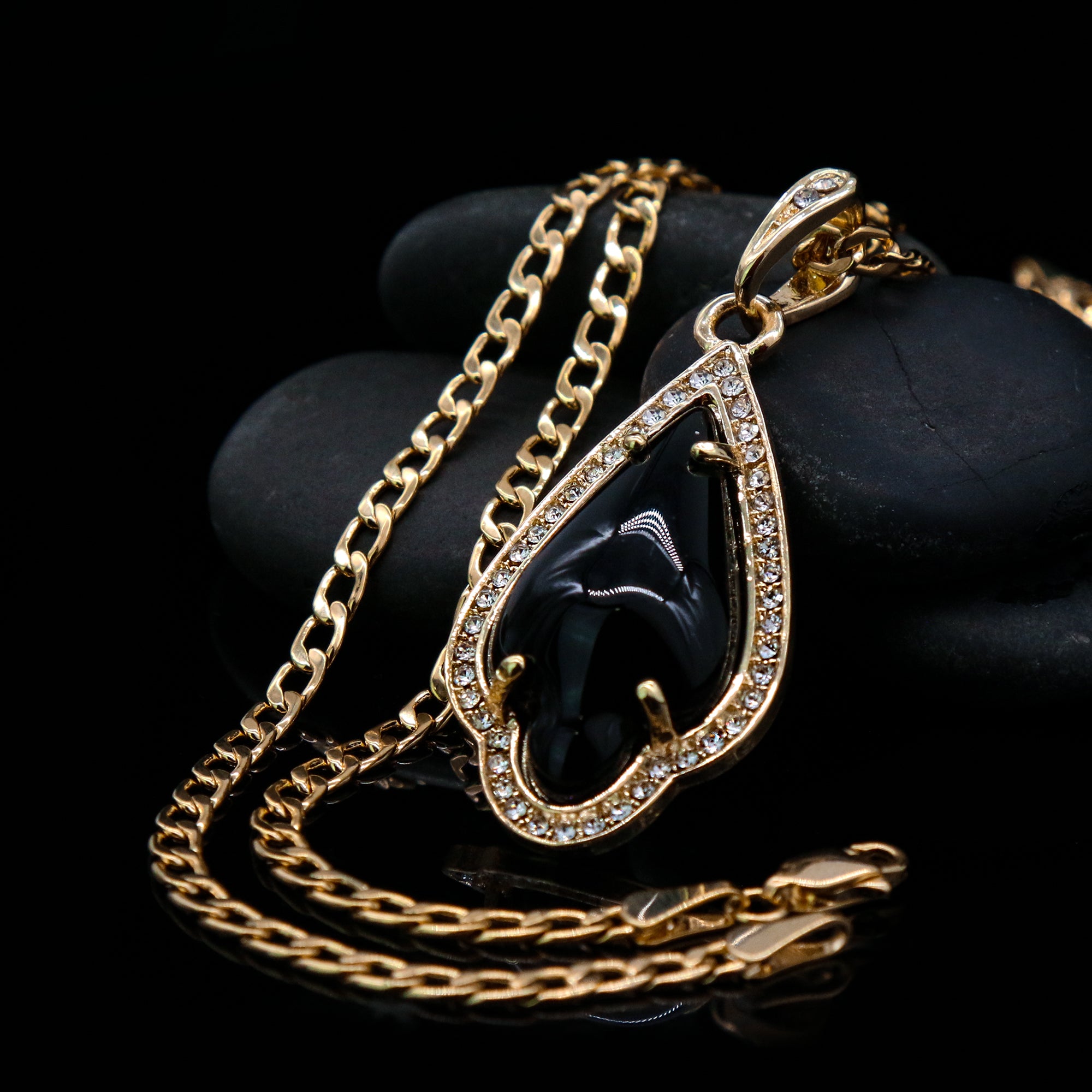 Black Curved Tear Women's Jade Chain Pendant Necklace