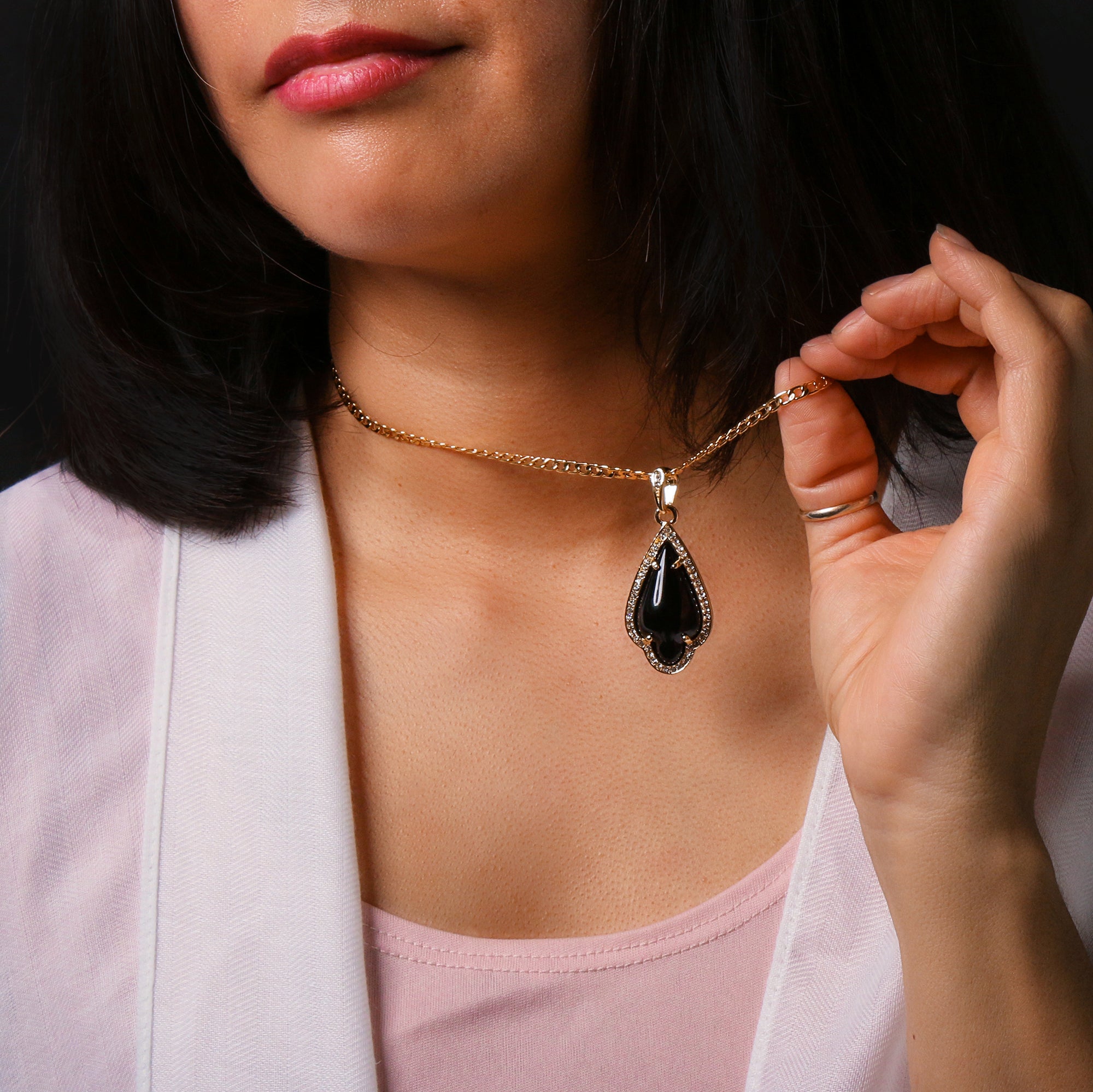 Black Curved Tear Women's Jade Chain Pendant Necklace