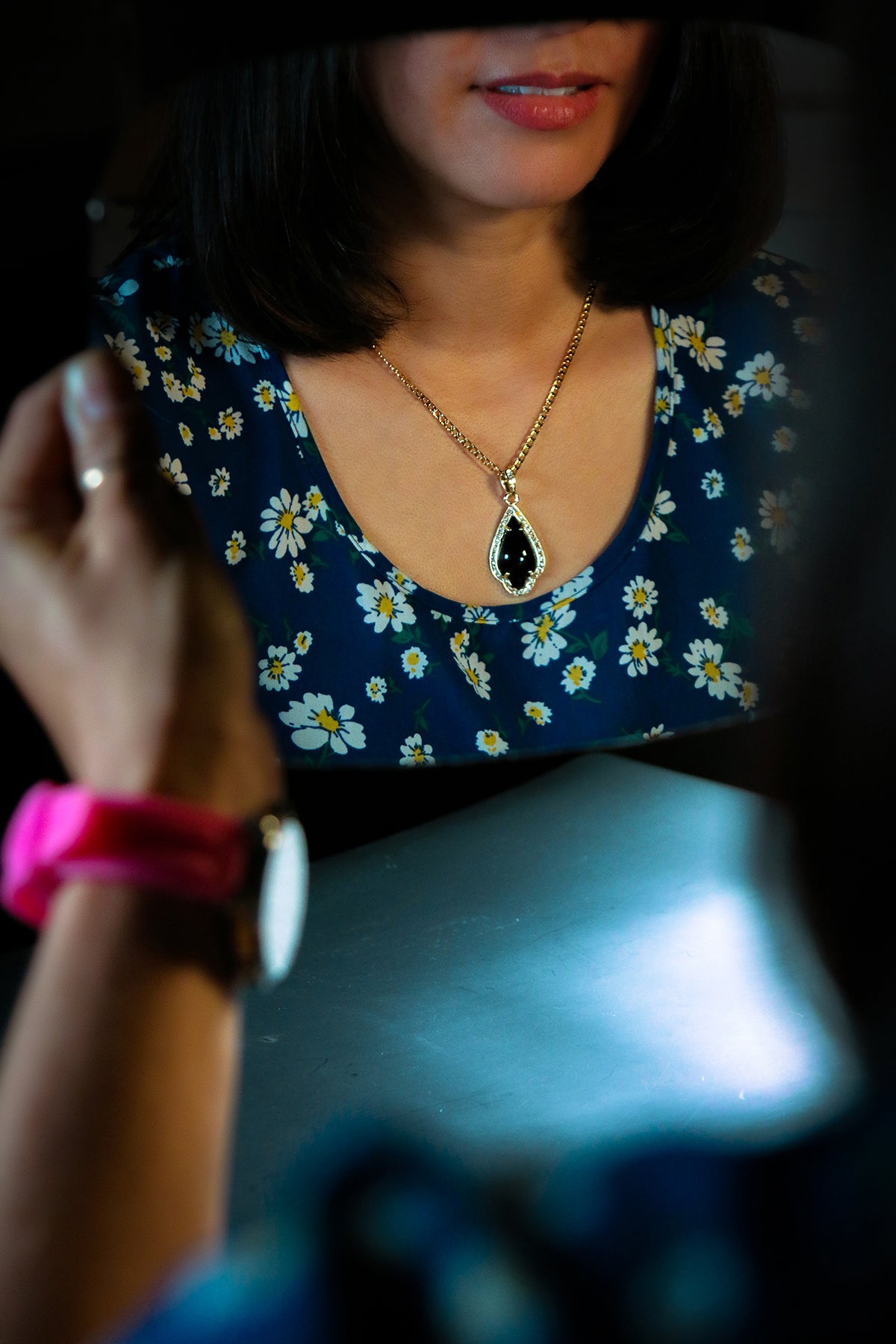 Black Curved Tear Women's Jade Chain Pendant Necklace