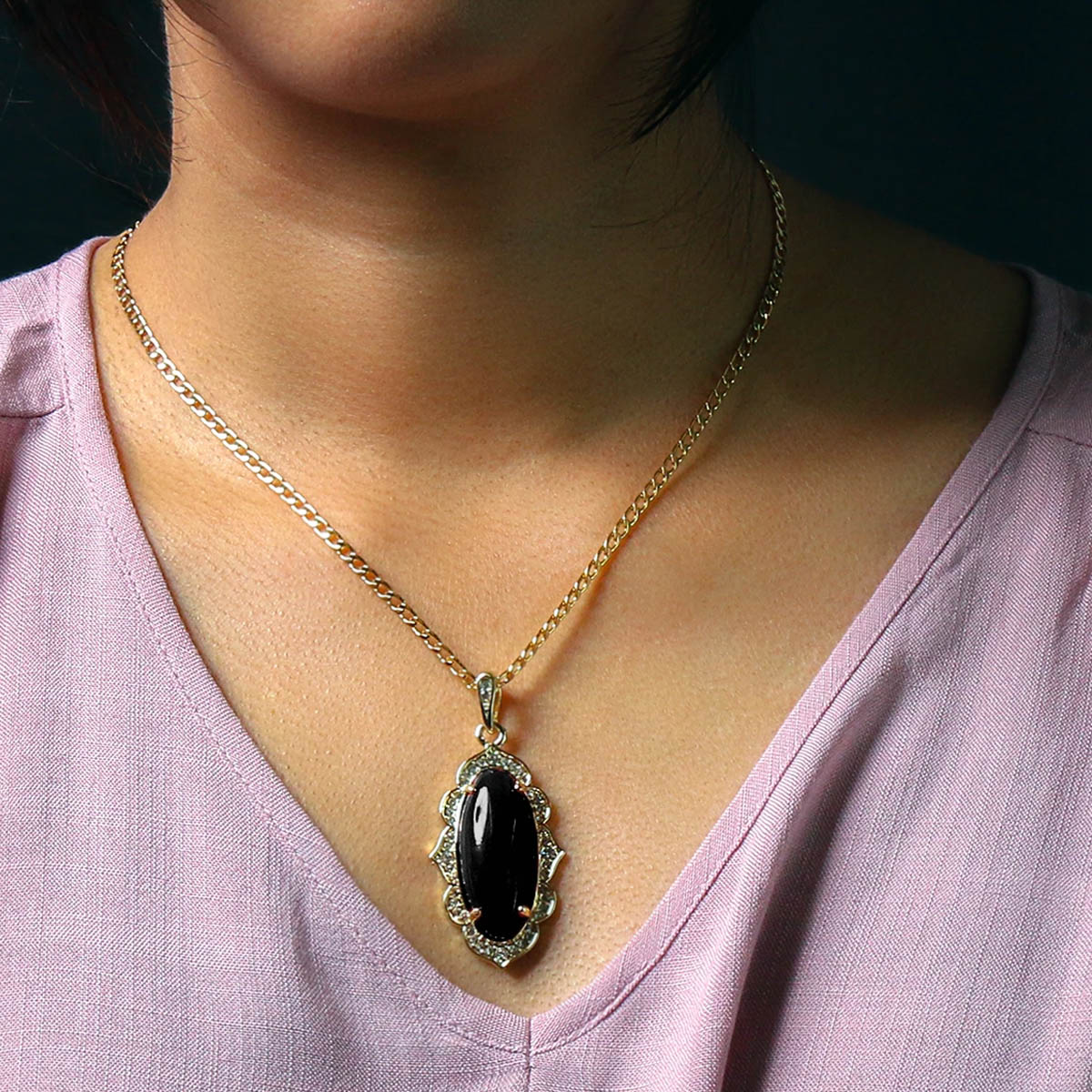 Black Oval Women's Jade Chain Pendant Necklace